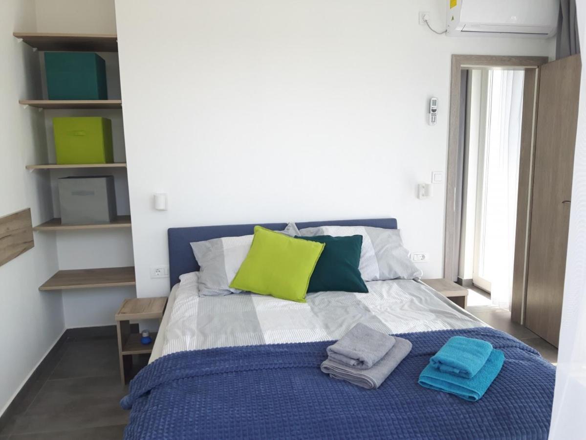 Apartmani Dalmacjia Grebastica Exterior photo