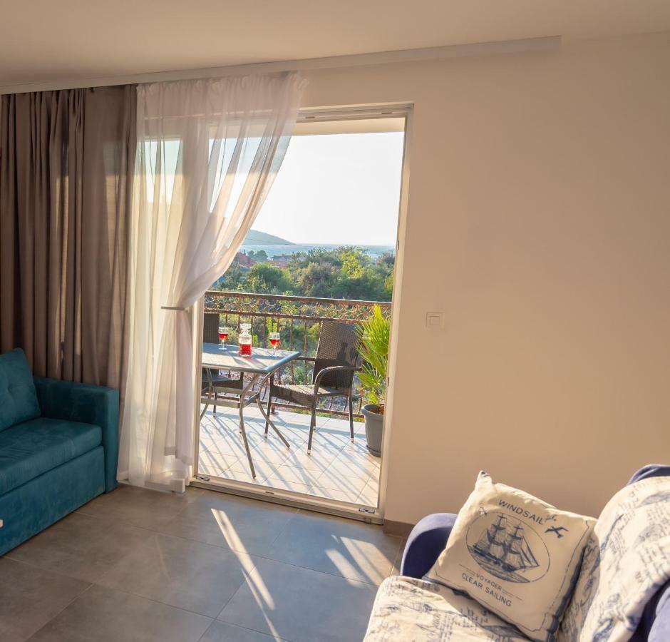Apartmani Dalmacjia Grebastica Exterior photo