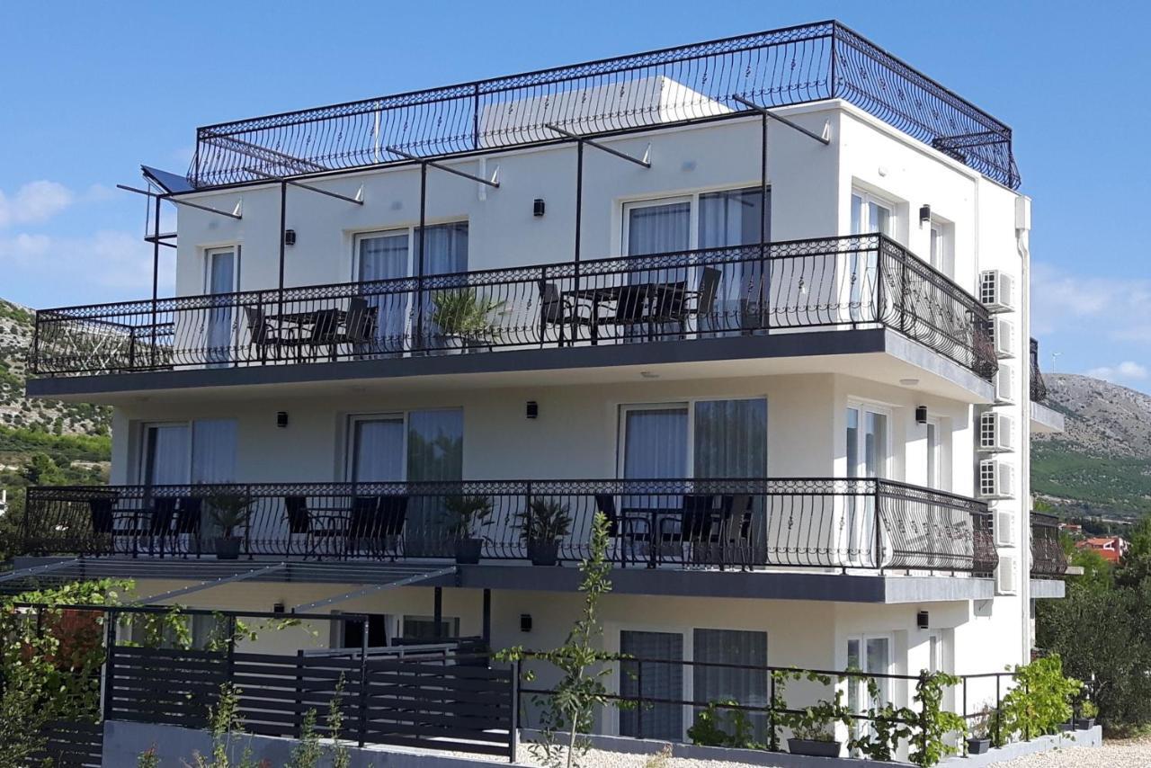 Apartmani Dalmacjia Grebastica Exterior photo